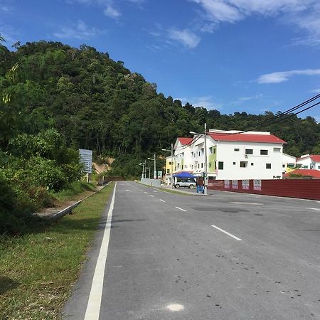 Monster Homes Kampong Sungai Udang Extérieur photo